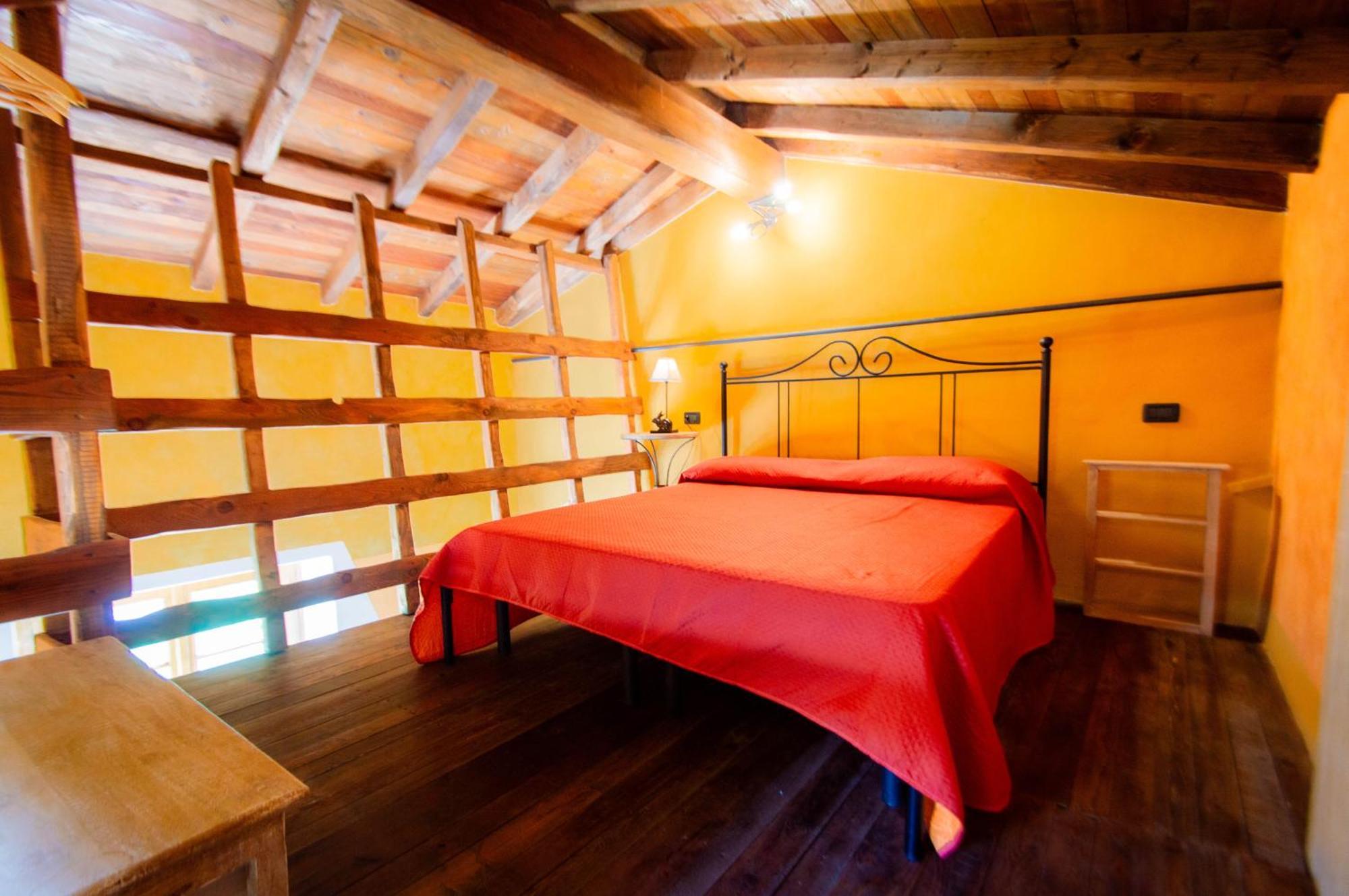 Casa Vacanze La Casala Apartment Фивицано Екстериор снимка
